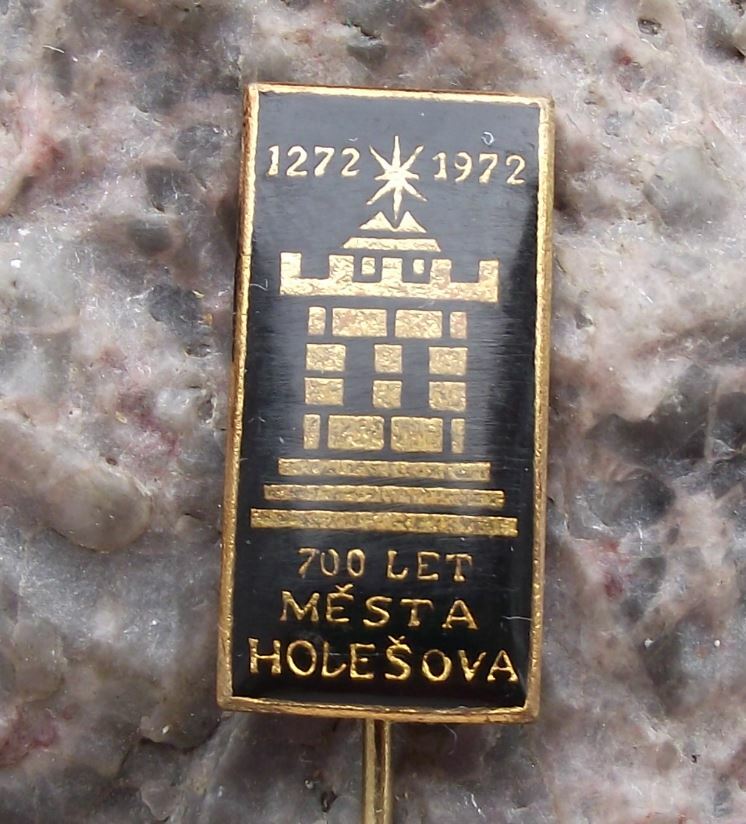 1972 Holesov Czechoslovakia Heraldic Crest Castle Coat of Arms Pin Badge - Badgecrazy