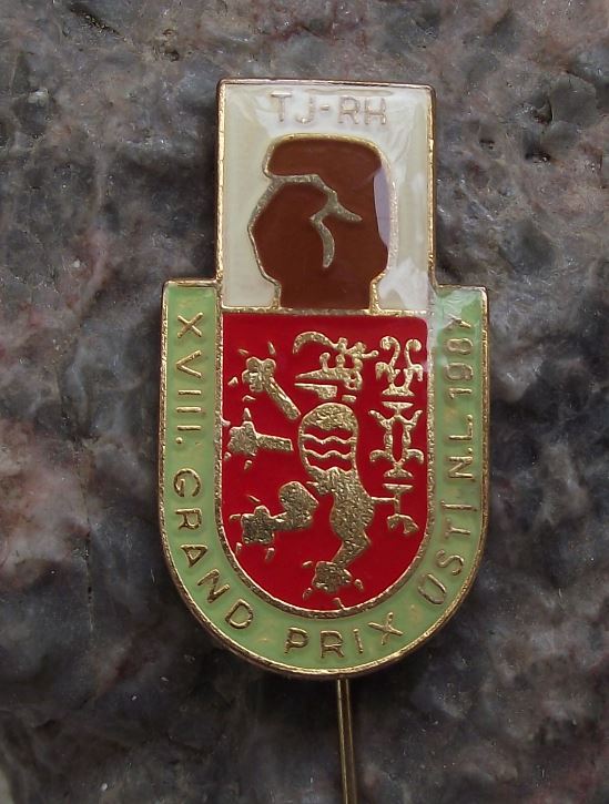 1987 Czechoslovakia Boxing Title Fight Usti nad Labem Glove Lion Pin Badge - Badgecrazy