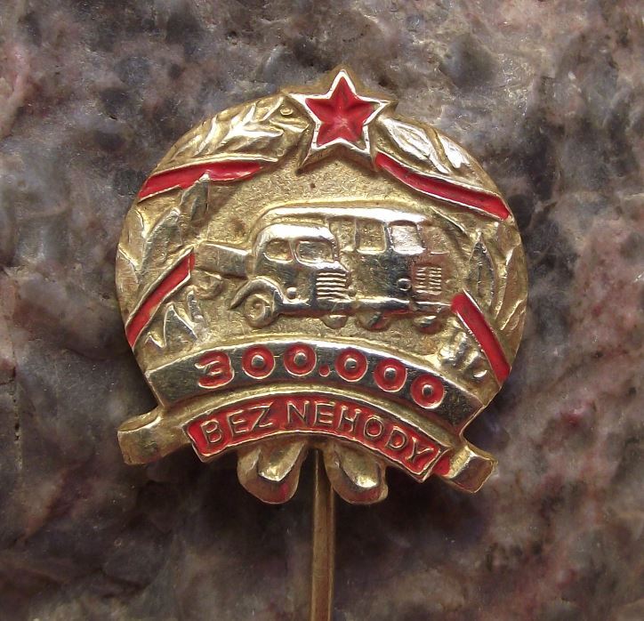 Antique Czechoslovakia Safe Driver Award Bus Truck Accident 300000 km Pin Badge - Badgecrazy