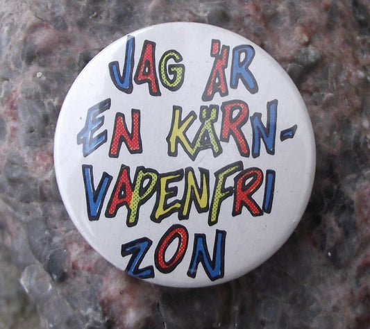 Vintage Sweden Nuclear Weapon Free Zone Swedish CND Disarmament Pin Badge - Badgecrazy