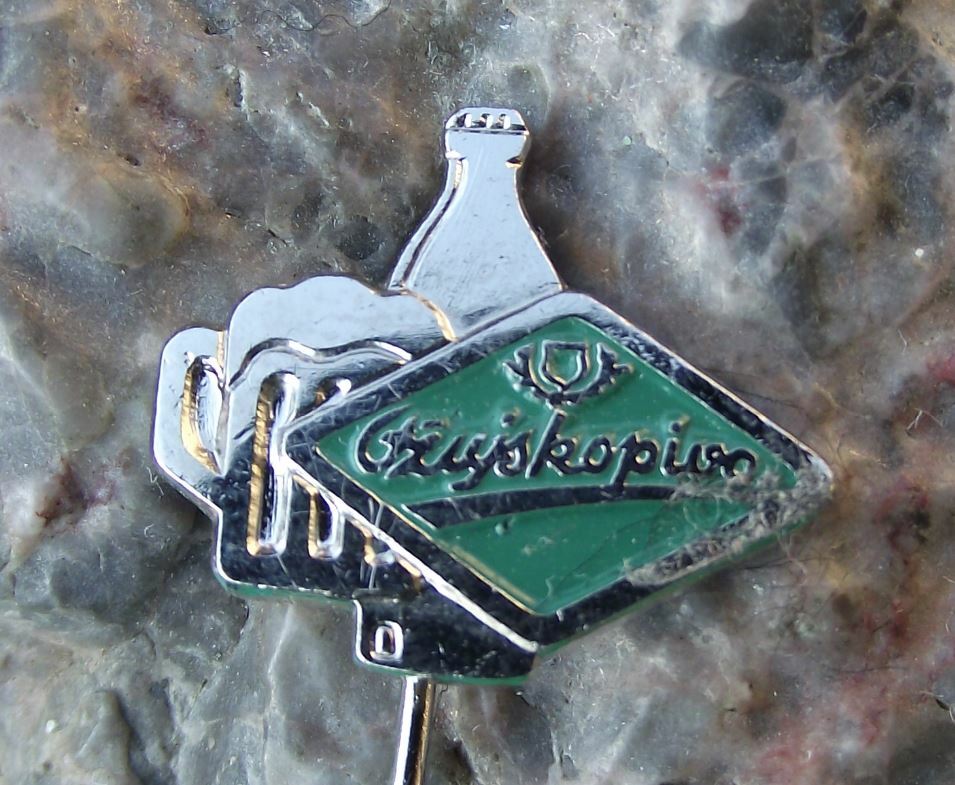 Antique Ozujsko Pivo Croatia Lager Beer Brewery Zuja Advertising Pin Badge - Badgecrazy