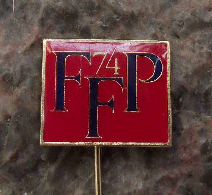 1974 FFP Czech Filmovy Exhibition 25th Communist Workers Film Festival Pin Badge - Badgecrazy