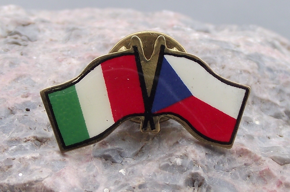 Czech Flag and Italian Italy Tricoloure Together Crossed Friendship Pin Badge - Badgecrazy