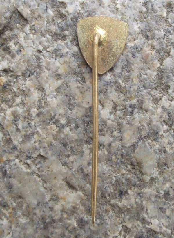 Antique Minerva Boskovice Sewing Machines of Czechoslovakia Shield Pin Badge - Badgecrazy