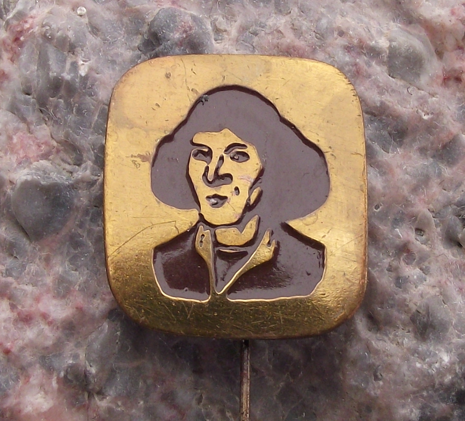 Vintage Nicolaus Nikolaus Kopernikus Copernicus Maths Astronomer Pin Badge - Badgecrazy