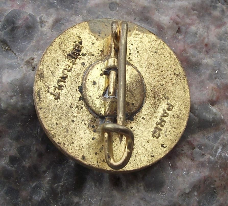 Vintage France French Czechoslovakia Czech Association Kissing Student Pin Badge - Badgecrazy