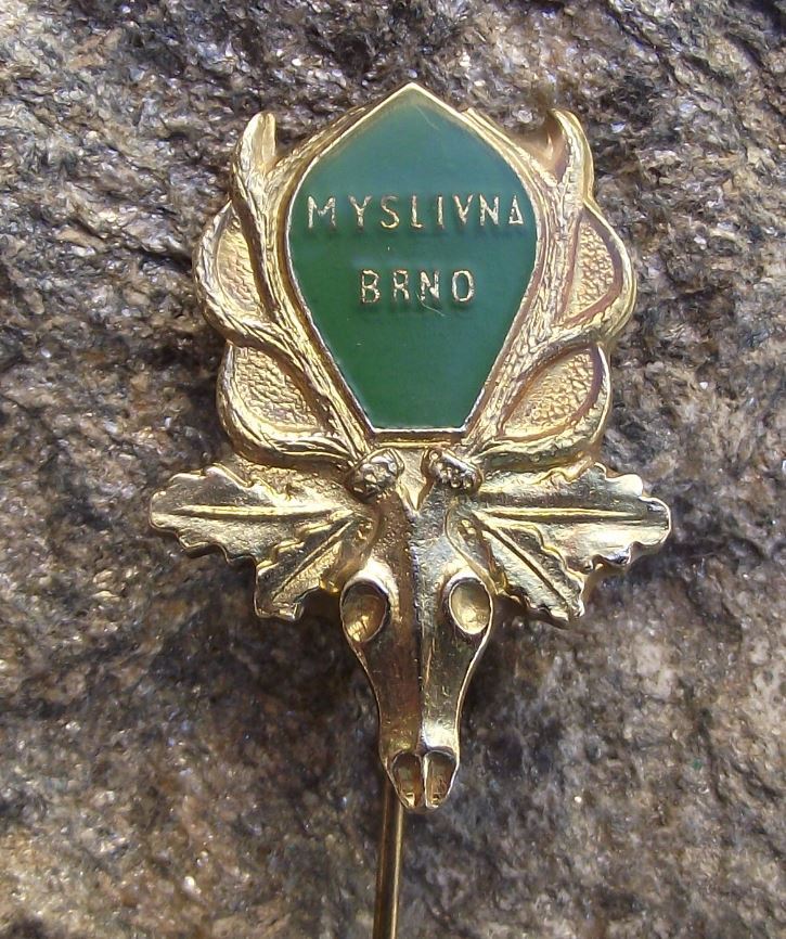 Brno Hunting Cabin Exhibition Deer Stag Skull Hunters Trophy Hunt Pin Badge - Badgecrazy
