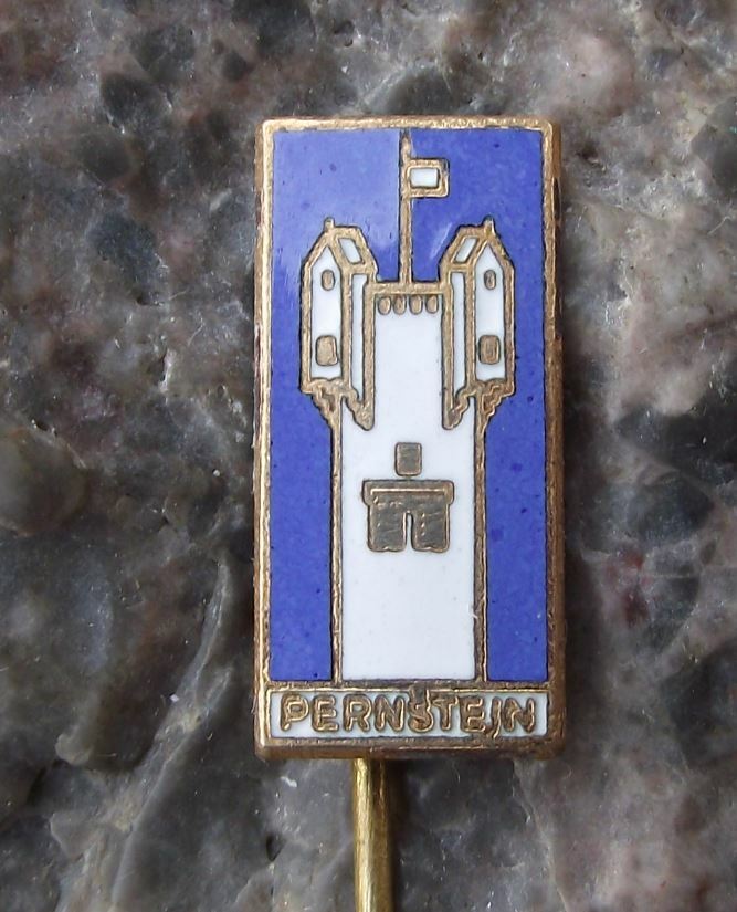 Vintage Pernstejn Bernstein Czech Moravian Castle Tourist Souvenier Pin Badge - Badgecrazy