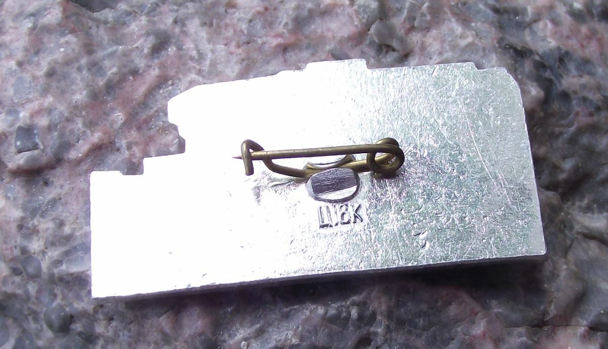 1971 Brest Hero Fortress Soviet Union Belarus 30th Anniversary Soldier Pin Badge - Badgecrazy