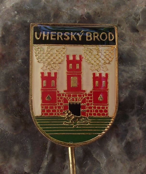 Uhersky Brod Heraldic City Crest Coat of Arms Lion Guarding Castle Pin Badge - Badgecrazy