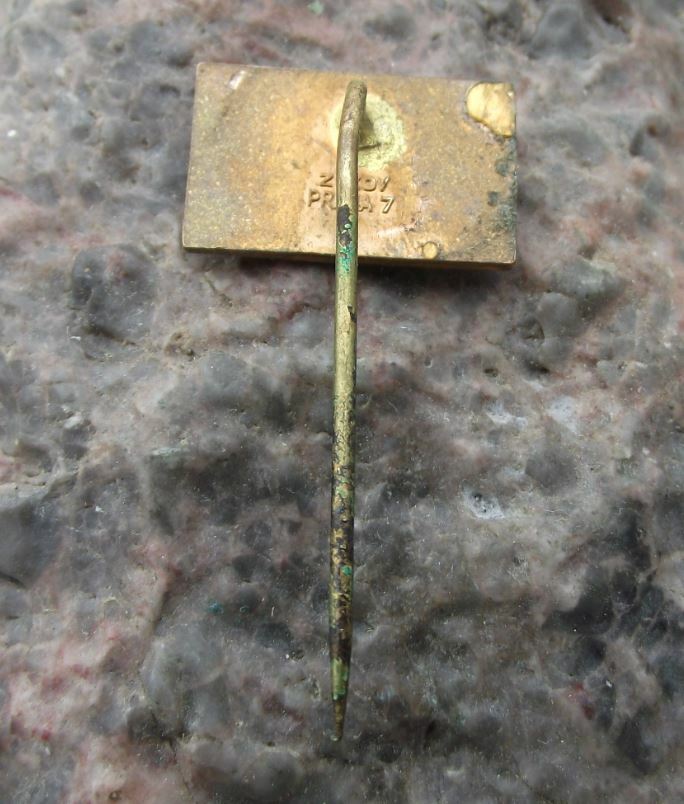 Antique Zizkov District of Prague 100 Years Centenary Vitkov Hill Mace Pin Badge - Badgecrazy
