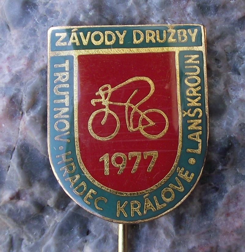 1977 Czechoslovakia Bicycle Cycling Road Race Trutnov Lanskroun Bike Pin Badge - Badgecrazy