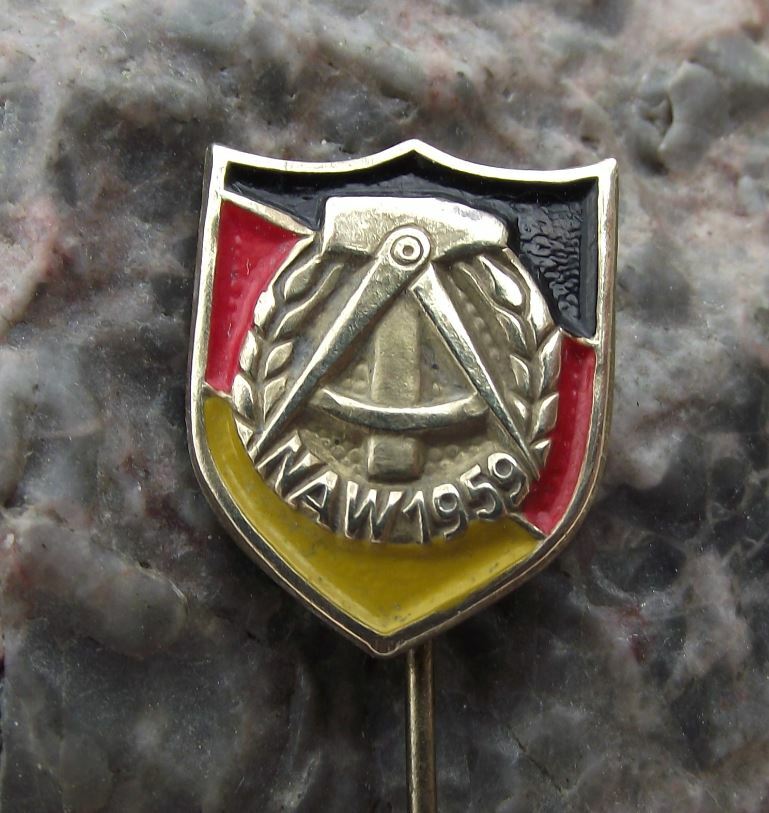 1959 NAW Nationale Aufbauwerk GDR German National Front Compass Hammer Pin Badge - Badgecrazy