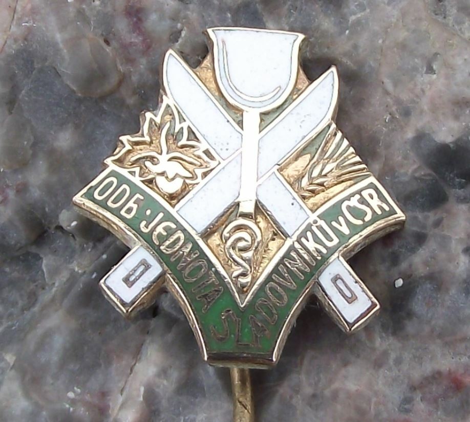 Vintage Brewers Breweries of Czechoslovakia CSR Trade Union Beer Lager Pin Badge - Badgecrazy