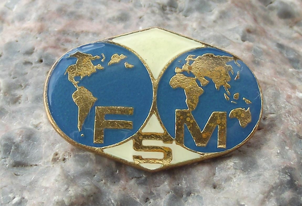 Vintage Federation Syndicale Mondiale FSM World Student Youth Union Pin Badge - Badgecrazy