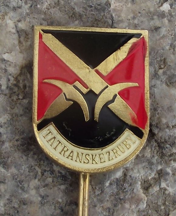 Tatranske Zruby Crossed Swords Czech City Heraldic Crest Shield Pin Badge - Badgecrazy