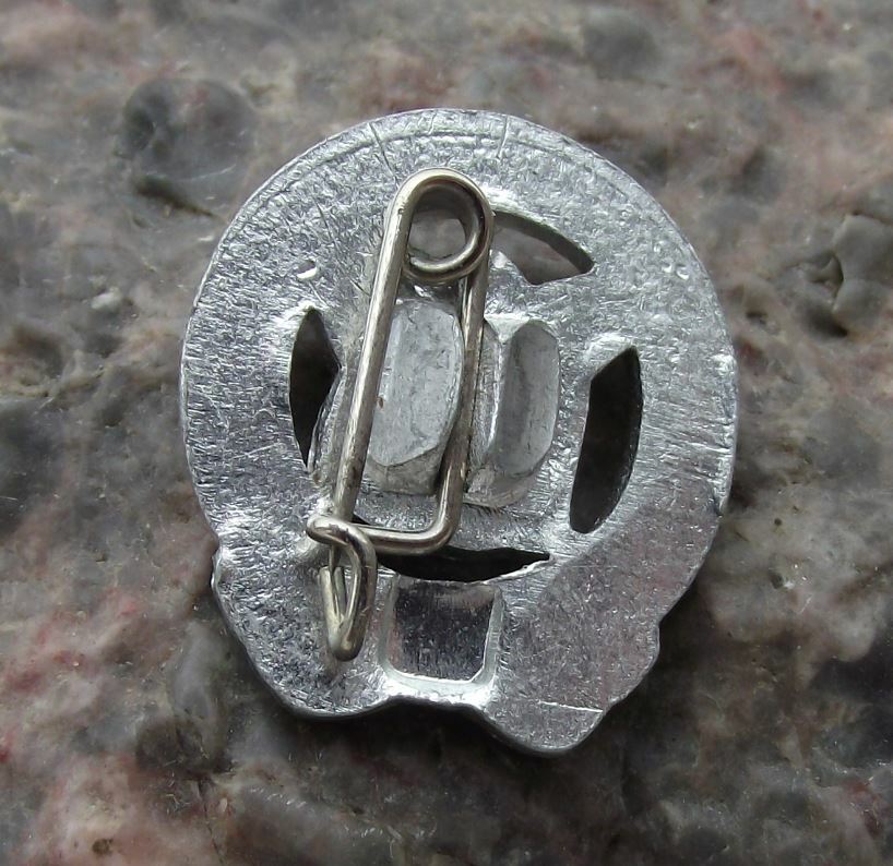Antique DTSB East German DDR GDR Central Sports Performance Class B Pin Badge - Badgecrazy