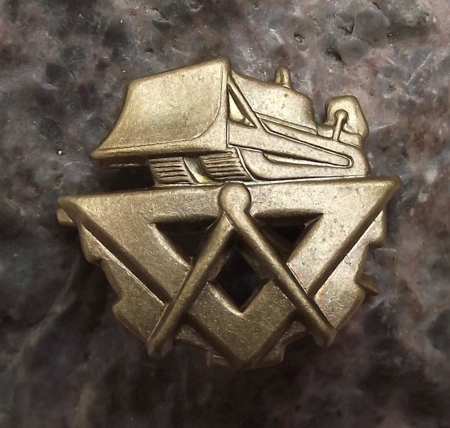 Czech Czechoslovak Army Uniform Badge Military Engineer Division Bulldozer Pin - Badgecrazy