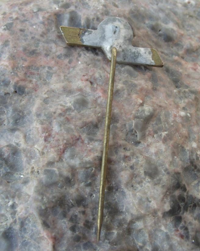 Vintage Favorit Brno F logo Bicycles Bikes Czechoslovakia Cycling Pin Badge - Badgecrazy