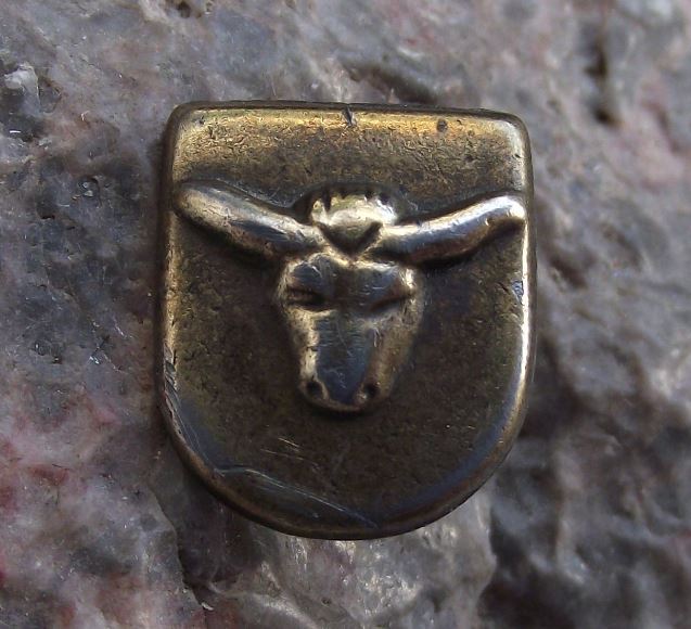 Antique Metal Clothes Shield Featuring Sheep Lamb Head Long Ears Clasp Brooch - Badgecrazy