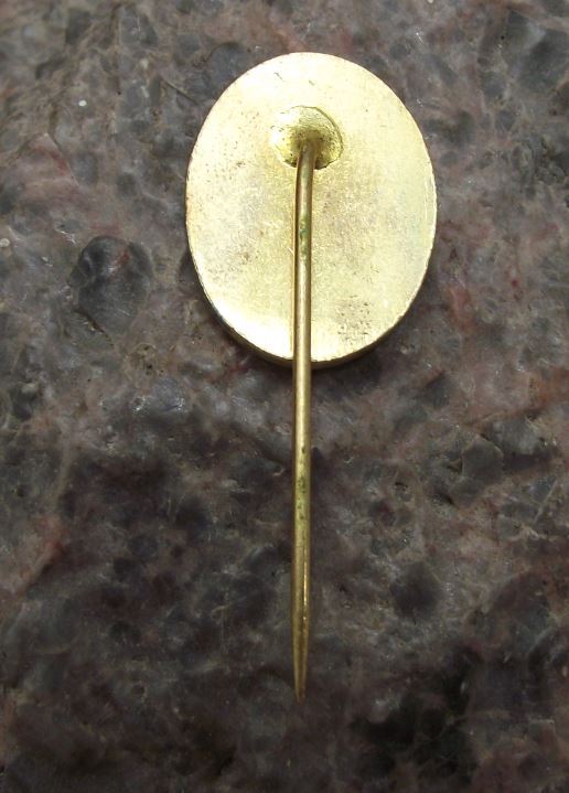 1984 FFP Czech Filmovy Exhibition 36th Communist Workers Film Festival Pin Badge - Badgecrazy