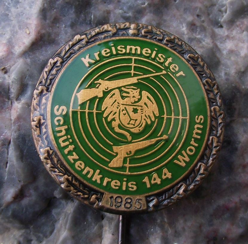 1985 Worms Germany 144 Calibre Rifle Pistol Shooting Competition Gun Pin Badge - Badgecrazy