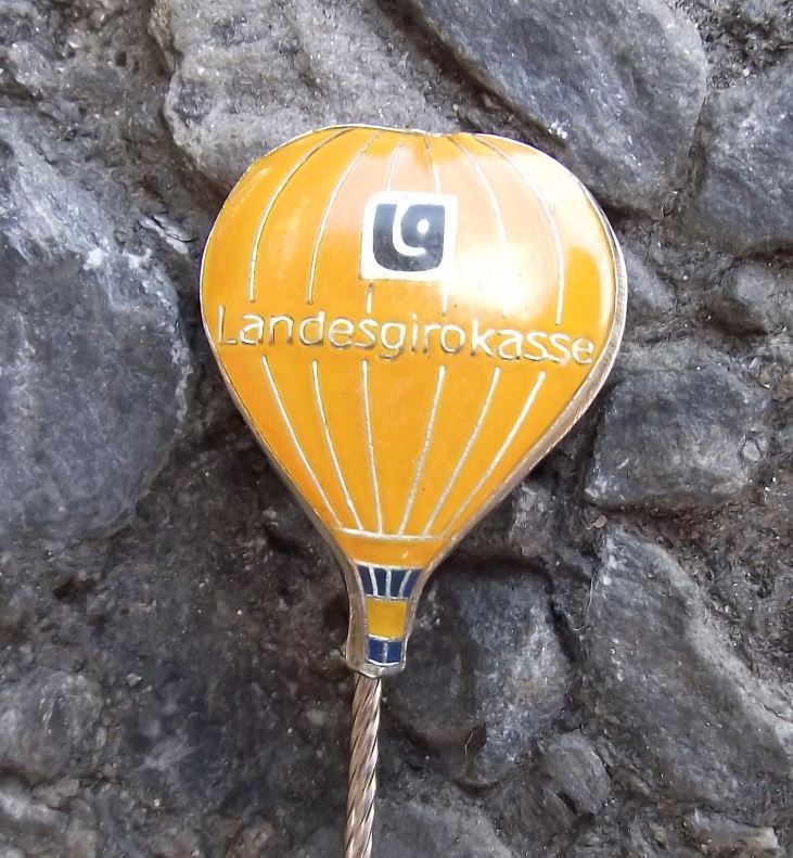 1975 Landesgirokasse Stuttgart Law Bank Hot Air Balloon Ballooning Pin Badge - Badgecrazy