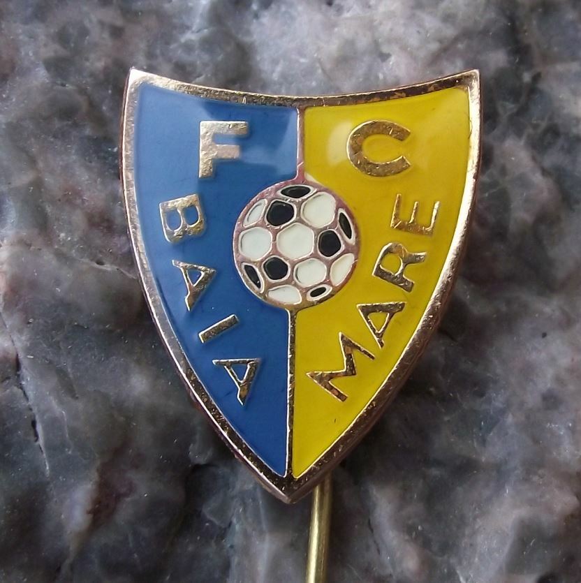 Vintage CS Minaur Baia Mare Romania Soccer Football Club Crest Shield Pin Badge - Badgecrazy