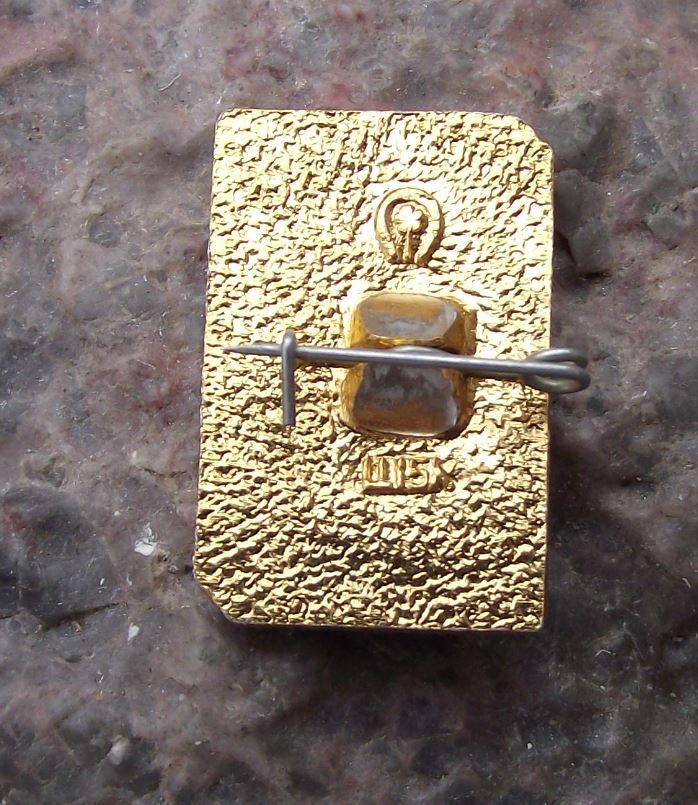 1986 27th Congress Communist Party of Soviet Union XXVII Lenin Book Pin Badge - Badgecrazy