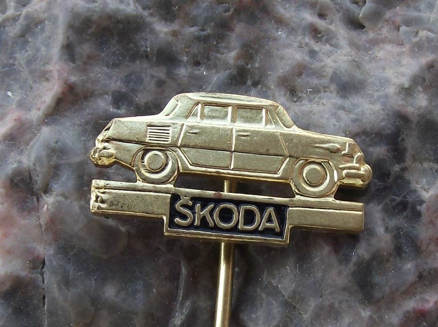 1964 Beautiful Antique Skoda 1000MB 1100MB Classic Czech Saloon Car Pin Badge - Badgecrazy