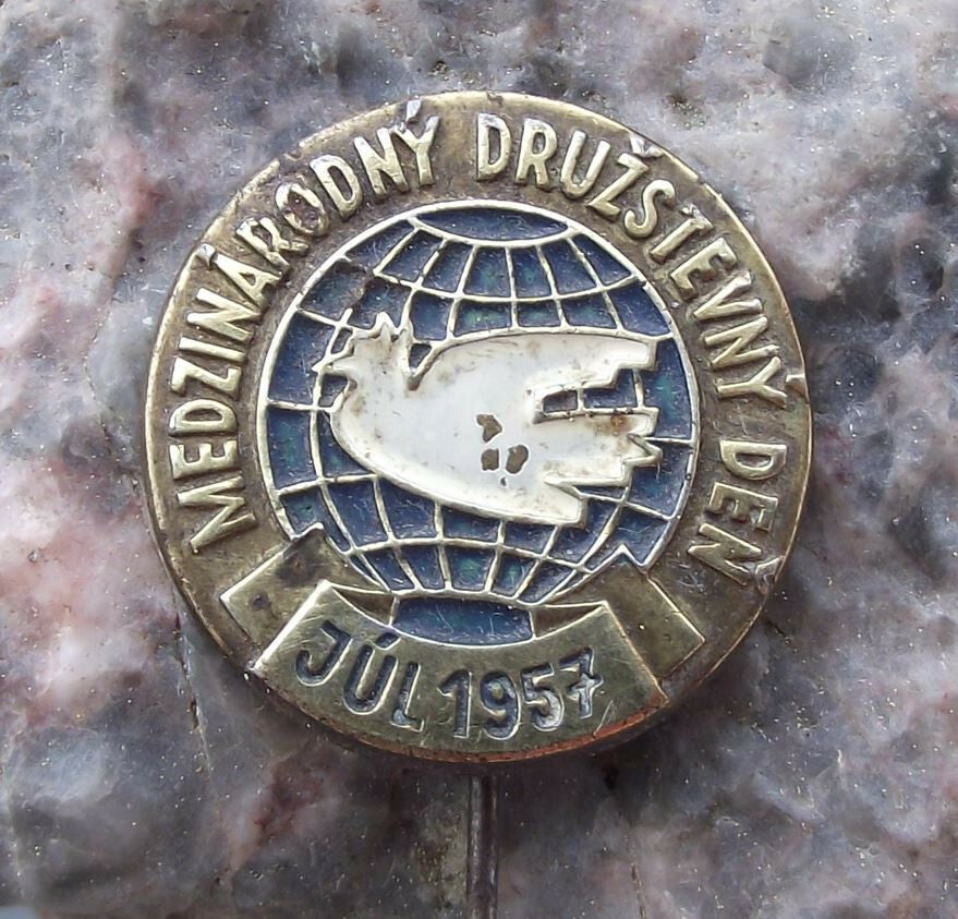1957 International Trade Union Day MDD National Celebration Dove Pin Badge - Badgecrazy