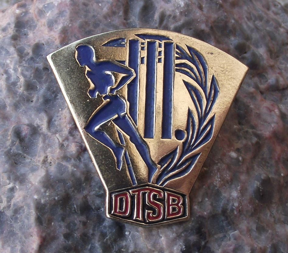 Antique DTSB III Deutsches Turn und Sportfest East Germany DDR Athlete Pin Badge - Badgecrazy