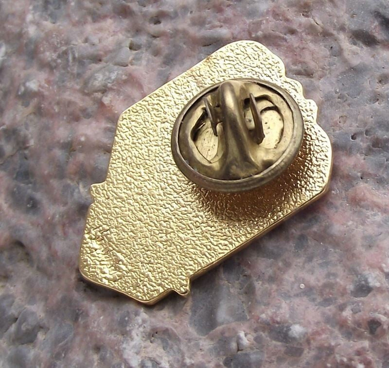 Burnaby British Columbia Rhododendron Flower Canada Canadian Pin Badge - Badgecrazy