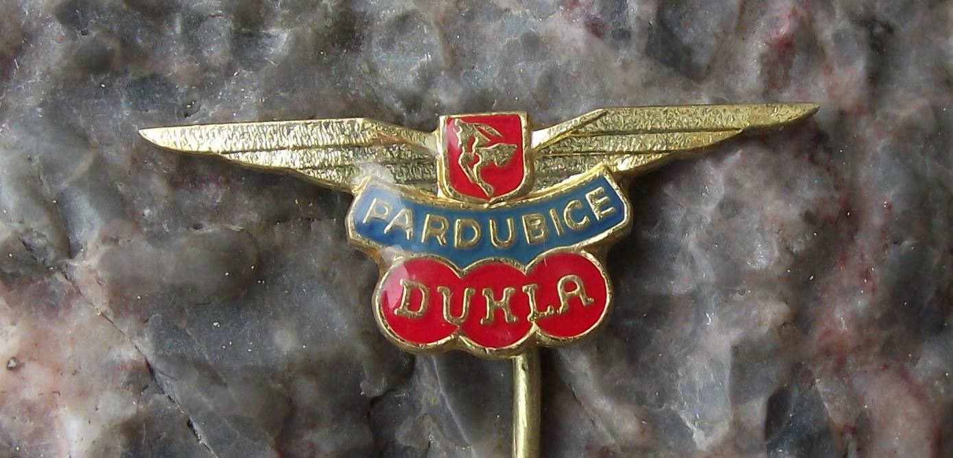 Antique Dukla Pardubice FC Czech Army Football Soccer Club Supporter Pin Badge - Badgecrazy