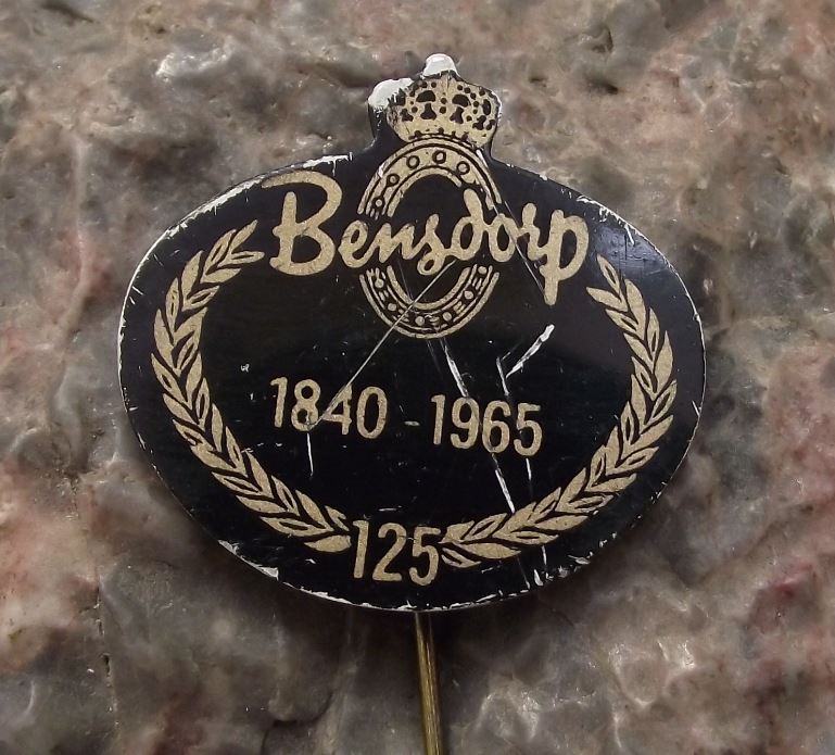 1965 Bensdrop Dutch Chocolate Cocoa Powder Food Firm 125th Anniversary Pin Badge - Badgecrazy