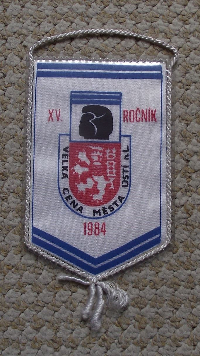 1984 Czechoslovakia Boxing Title Fight Usti nad Labem Glove Lion Pennant Flag - Badgecrazy