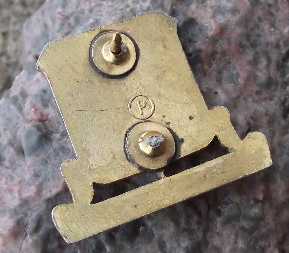 Vintage US Army 41st Field Artillery Batallion DUI Clutchback Pin Badge - Badgecrazy
