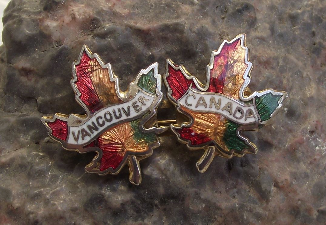 Antique Vancouver Canada Maple Leaf Autumn Colours Fall Canadian Pin Badge - Badgecrazy