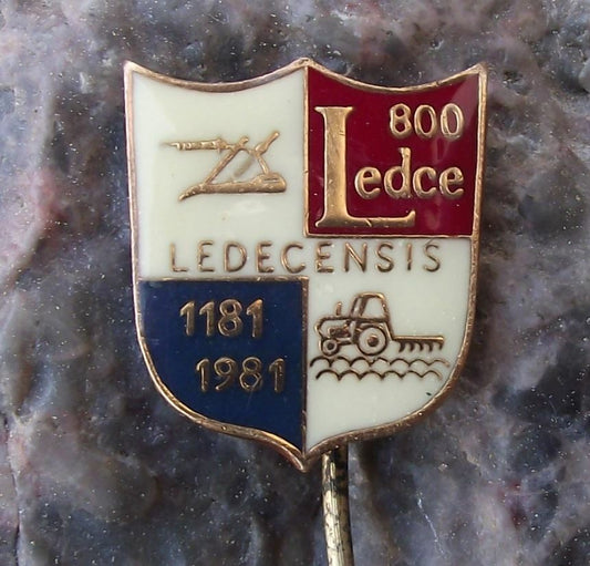 1981 Ledec Choltice Czechoslovakia Coat of Arms 800th Anniversary Pin Badge - Badgecrazy