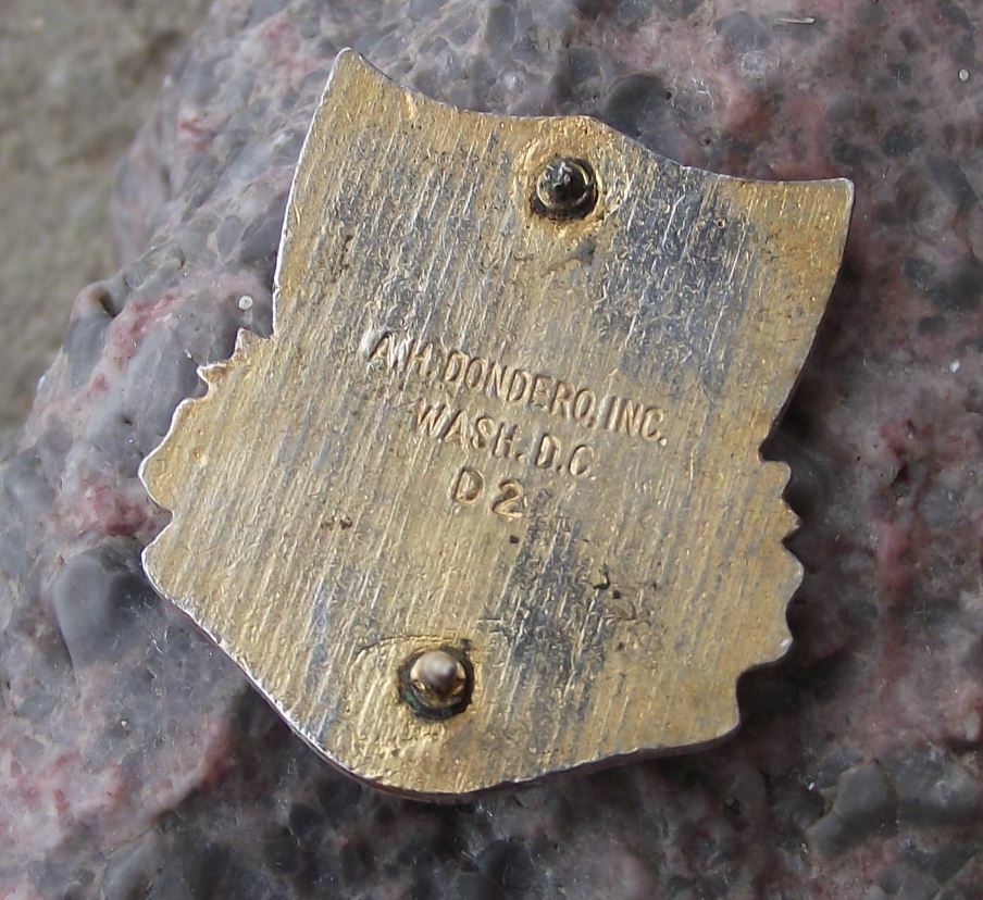 Vintage US Army 28th Field Artillery Batallion DUI Shell Clutchback Pin Badge - Badgecrazy