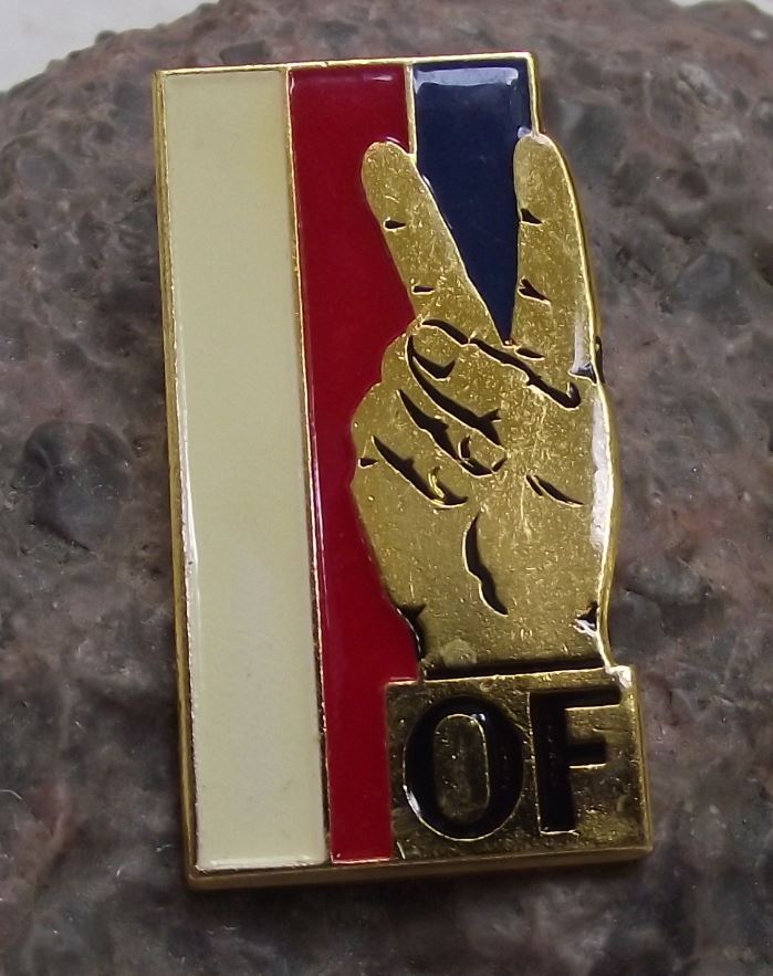 Civic Forum Czech Democratic Party of Vaclav Havel V Victory Sign Badge - Badgecrazy