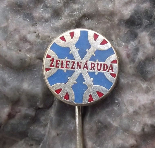 Zelezna Ruda Markt Eisenstein Snowflake Snow Motif Czech Souvenier Pin Badge