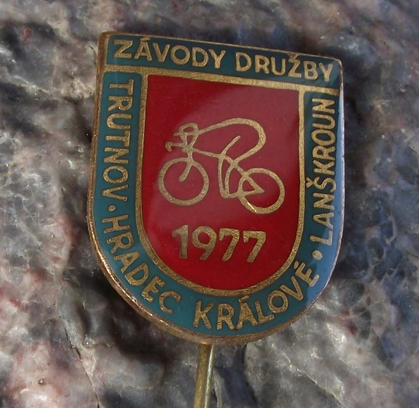 1977 Czechoslovakia Bicycle Cycling Road Race Trutnov Lanskroun Bike Pin Badge - Badgecrazy