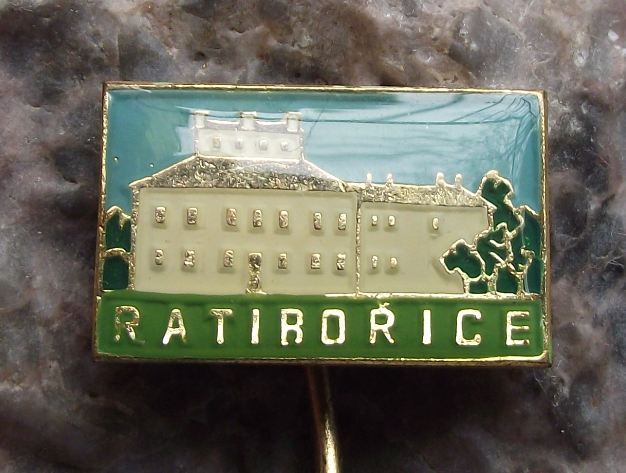 Ratiborice Chateau Castle Palace Czech Baroque Tourist Souvenier Pin Badge - Badgecrazy