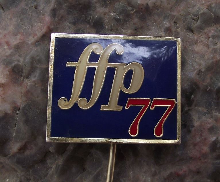 1977 FFP Czech Filmovy Exhibition 28th Communist Workers Film Festival Pin Badge - Badgecrazy