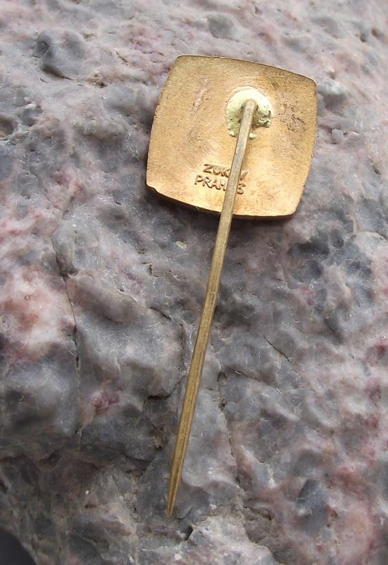 Vintage Meopta Viewmaster Meoskop Camera Optical Firm Golden Star Pin Badge - Badgecrazy