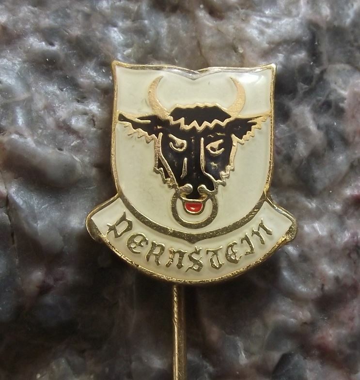 Pernstejn Bernstein Black Bull Czech City Coat of Arms Heraldic Crest Pin Badge - Badgecrazy
