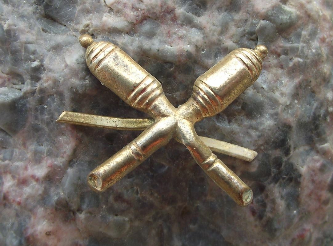 Original Czech Army Uniform Badge Military Crossed Cannon Artillery Division Pin - Badgecrazy