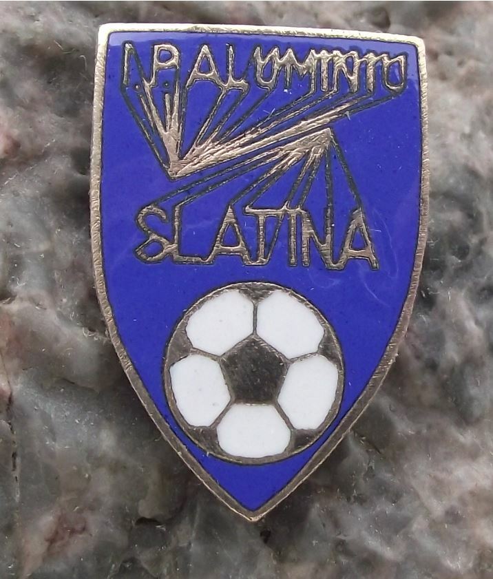 Antique I P Aluminiu Slatina Romania Soccer Football Club Crest Pin Badge - Badgecrazy