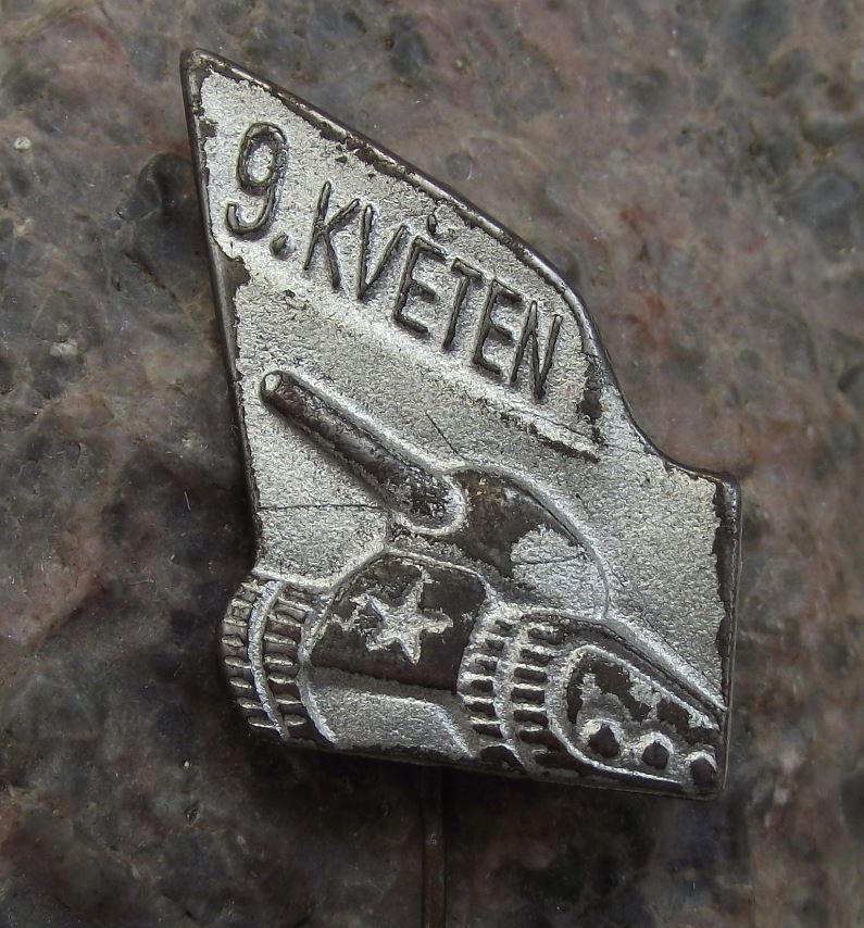 Antique 1950's Czechoslovakia Liberation T34 T-34 Soviet Russian Tank Pin Badge - Badgecrazy